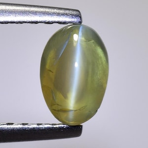 NATURAL CHRYSOBERYL CAT&#39;S EYE_ 0.951 Ct & 6x4x4 mm _ Yellowish Green Color Natural Unheated Chrysoberyl Cat&#39;s Eye Loose Gemstones Sri lanka