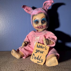 Gruselige Bunny Girl Puppe – Haus der 1000 Leichen inspiriert – Handgemachte Horror Art Figur