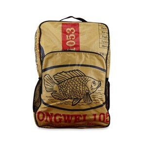 Upcycling Eckiger Rucksack Kare aus Zementsack Fisch Gelb-Schwarz