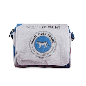 Upcycling Messenger Bag Maly Large aus Zementsack
