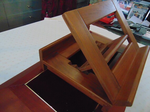 Table leceding ripdossi mature 80s oak