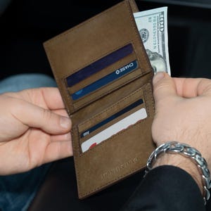 Cartera de piel plegable para hombre en piel italiana de grano completo - Oliva