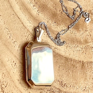 Silber 925 Hochglanzpoliert Medaillon. Rechteckiges Achteckiges Medaillon zum Aufbewahren von Fotos und Andenken. Varroe Schmuck.