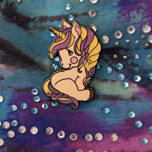 Bella the Unicorn - Hard enamel unicorn pin - unicorns