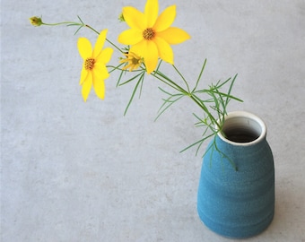 Kleine Vase mit Sandstruktur, Minivase