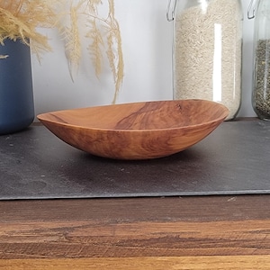 Apple wood bowl – Ø 19.7 cm – Hand turned – Linseed oil finish – Unique piece – French artisanal creation