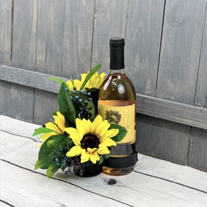 Wine Bottle Bouquet, Sunflower Centerpiece, Floral Arrangement for Wine Bottle, Wine Lover Gift, Wedding Centerpiece, Floral Bottle Bouquet