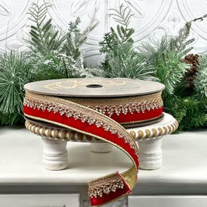 D. Stevens Jeweled rotes Samtband, Kristallzierband mit Goldrücken, 1,5 &quot;Weihnachtsband, Winterhochzeitsband, roter und goldener Samt