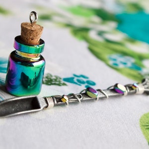 Metallic spoon pendant jewelry with storage, Reflective bead mini spoon pendant with container, Polished shovel, Polished mini spoon