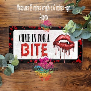 Halloween wreath sign, Come in for a Bite sign,  Halloween Vampire sign, Vampire wreath, Halloween wreath