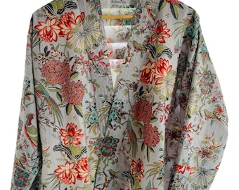 Kimono de algodón hecho a mano: estampado floral de pájaros, azul claro.