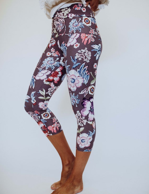 Women's Purple Floral Buttery Soft Yoga Waistband Capri Leggings -   Canada