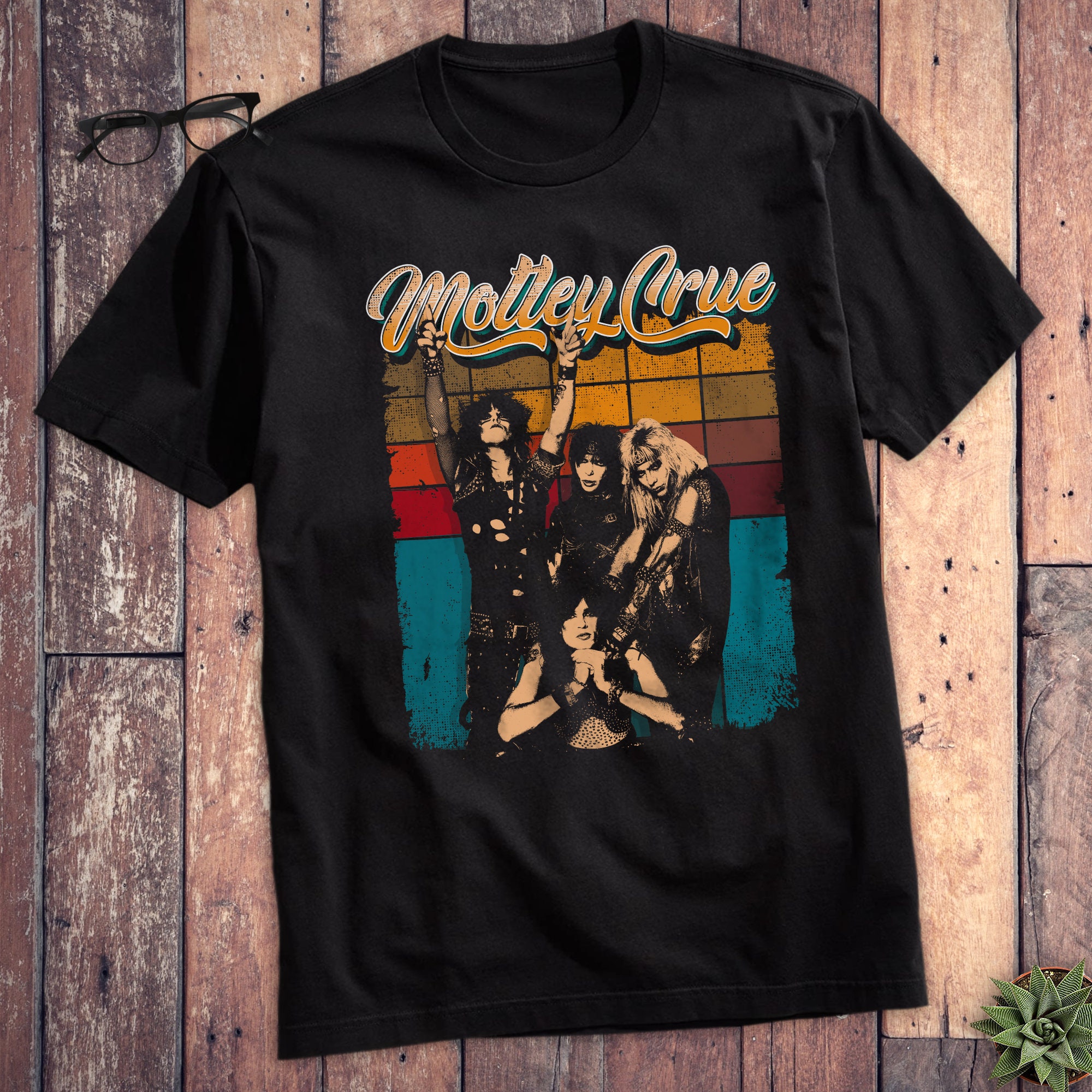 Discover Retro Mötley Crüe Rock Band Konzert T-Shirt