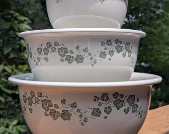Vintage Corelle Callaway Green Ivy Mixing Bowls - Set of 3