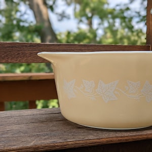 Vintage Pyrex Sandalwood Casserole 473