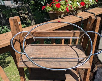 Vintage Casserole Cradle/Trivet