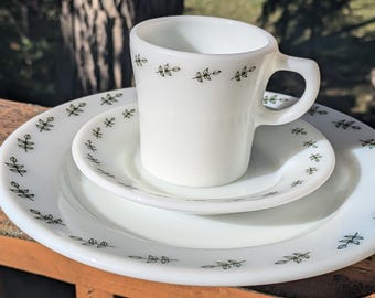Vintage Pyrex Dinner Setting Place Set Green Leaf Pattern