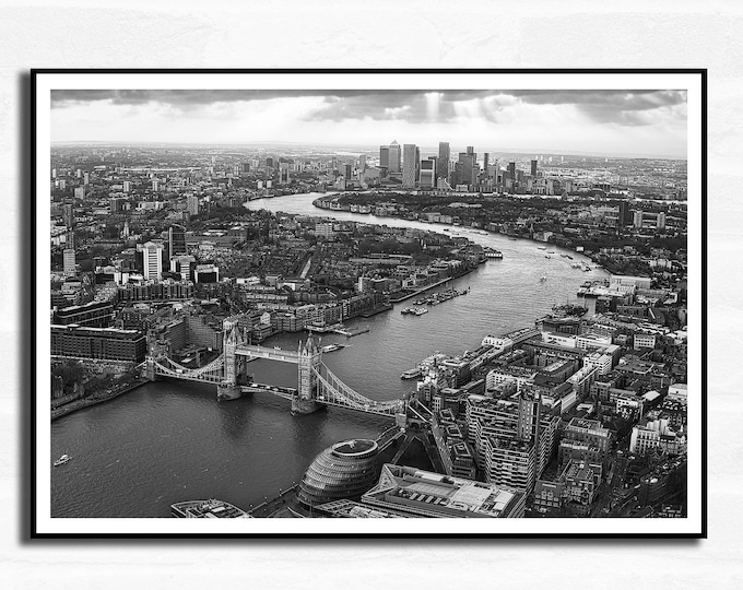London Premium Travel Prints View of London - Tower of London Wall hangings home decor Art - Black and white - A4 A3 A2  - Festival Merch