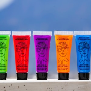 Meilleure offre ! Lot de 6 couleurs de peinture faciale UV BodyGlow - Peinture fluo pour le visage et le corps - Déguisements Festival Rave arc-en-ciel party pride gay LGBT