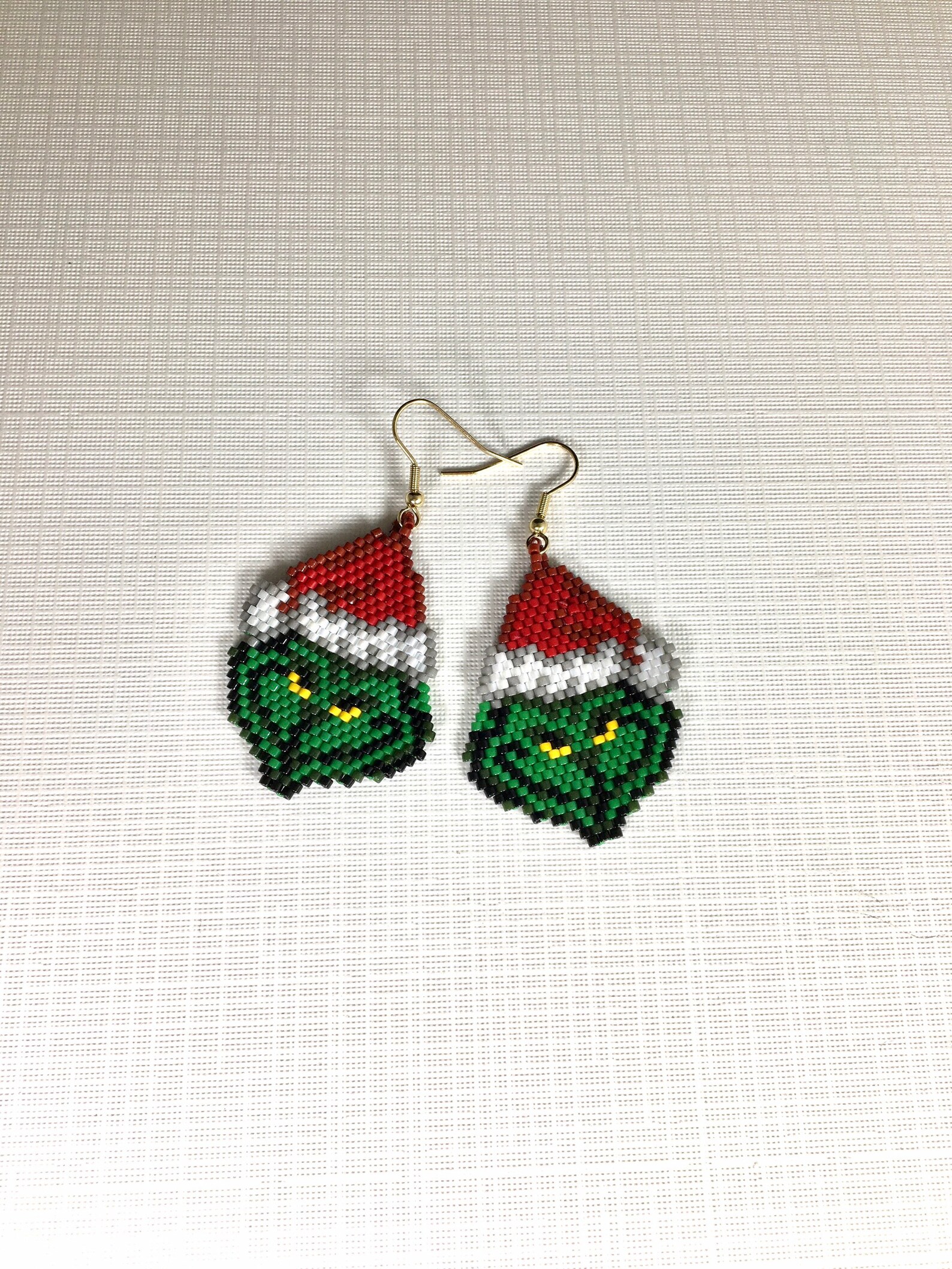 Grinch Earrings Beaded Grinch Who Stole Christmas Earrings Etsy