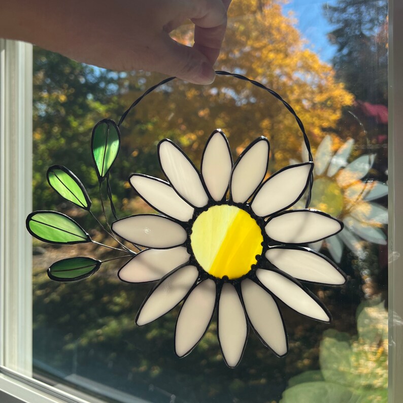 DAISY Stained Glass Wreath, Daisy Suncatcher, Home Decor, Handmade Gift