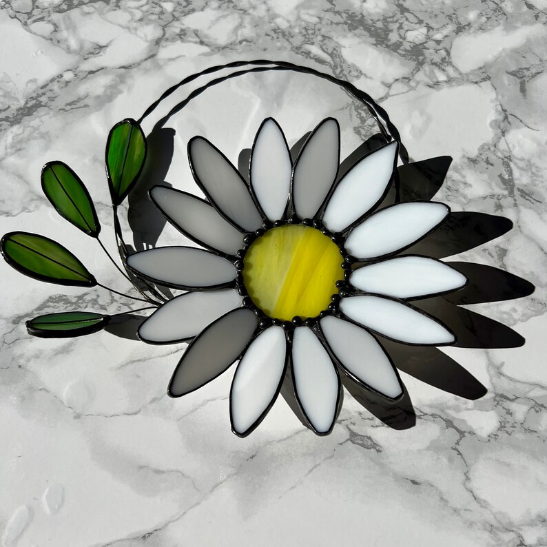 DAISY Stained Glass Wreath, Daisy Suncatcher, Home Decor, Handmade Gift