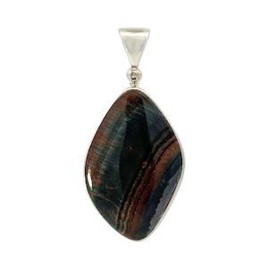 Starborn Tiger Iron Stone Pendant Necklace (22&quot;)