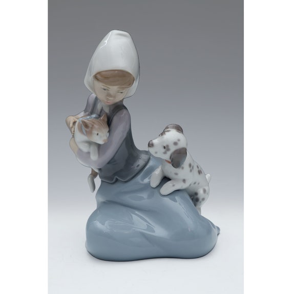 Lladro Little Friskies Cat and Dog Porcelain Figurine 5032