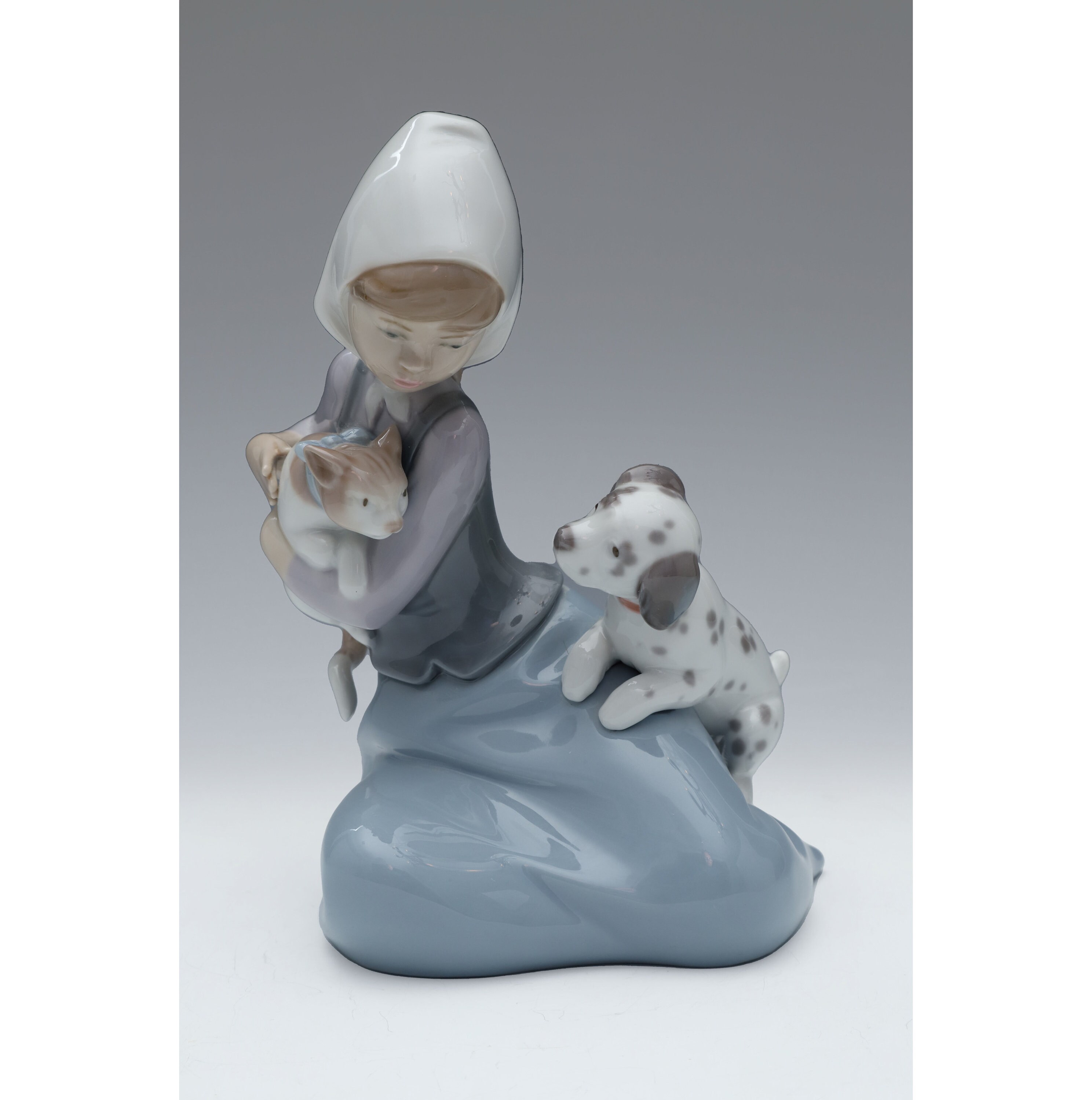 リヤドロ LLADRO 5032 少女と猫と犬 Little Friskies リヤドロ LLADRO 5032 少女と猫と犬 Little Friskies