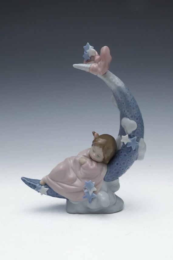 Lladro Heavens Lullaby Young Girl Sleeping on Crescent Moon 6583