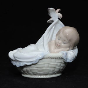 Lladro Tender Dreams Baby In Bassinet With Bird Watching #6656