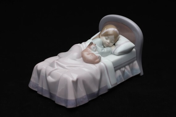 Lladro Cozy Companions Girl and Kitten Sleeping in Bed 6540 - Etsy