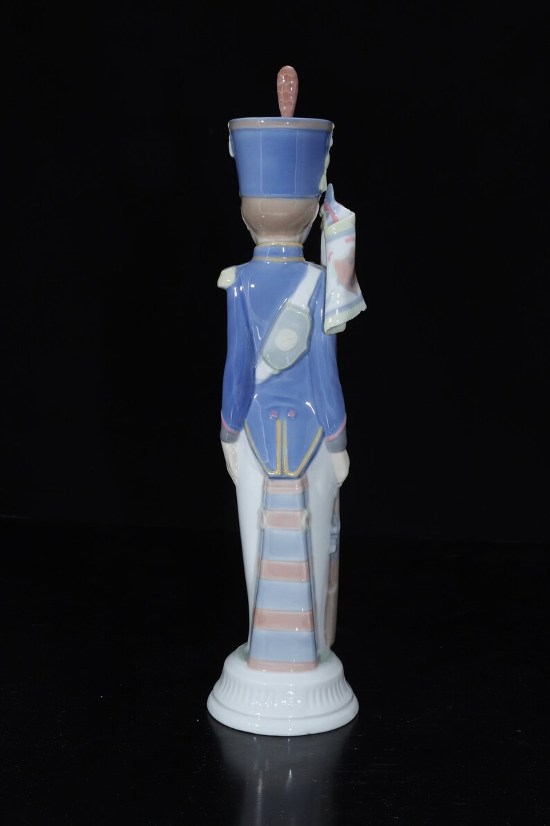 Lladro Soldier With Flag 1165 Soldier in White Stands 12 Inches Tall With Gun by His Side Etsy