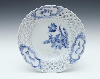 Vintage Royal Copenhagen Blue Flower #1636 Decorative Plate Hand-Painted Danish Porcelain with Reticulated Edge Collectible Tableware