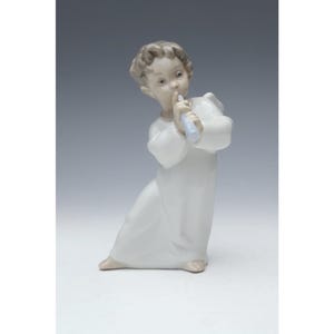 Lladro Angel With Flute Porcelain Figurine #4540