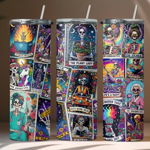 Vibrante Tarot Card Skeleton Tumbler con paja y tapa 20oz Drinkware Celestial Tarot Skeleton Drink Tumbler Snarky Fun Detallado Skeleton Tarot