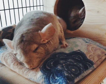 Lazy Chin Pillow/Bed - Chinchilla/Rat/Degu/Rabbit/Guinea Pig Accessory