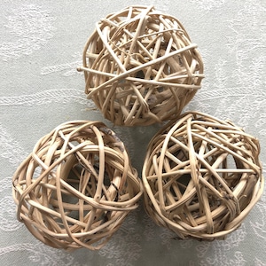 Grandi palline di vite naturali da 3 pollici da masticare (confezione da 3) - Giocattolo da masticare per cincillà/ratto/degu/coniglio/porcellino d&#39;India/criceto, accessori per gabbie e giocattoli da lancio