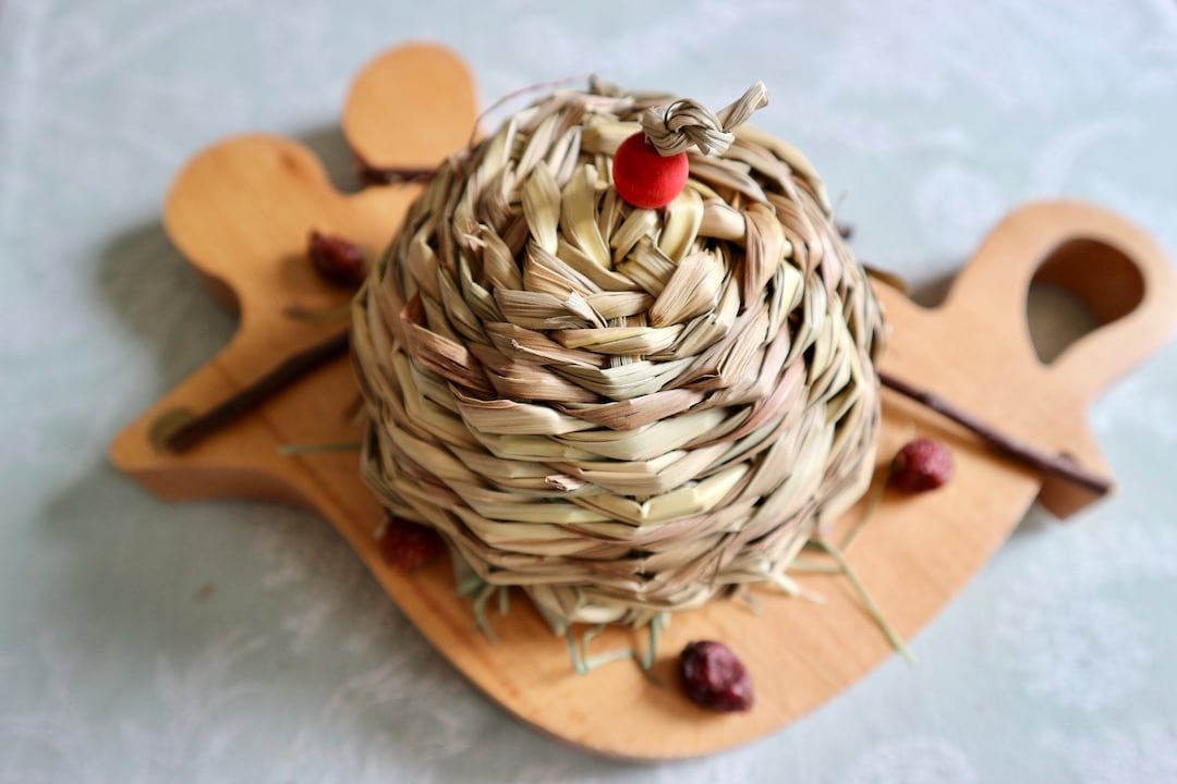 Domed Hay Cake - Chinchilla/degu/rabbit/guinea Pig Foraging Chew Toy ...