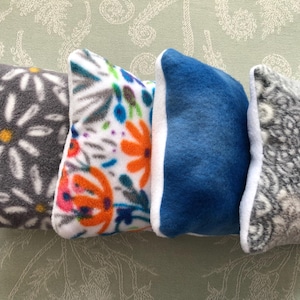 Large Chin Rest Throw Pillow Buddy - Anti-pill Fleece Chinchilla / Rat / Degu / Rabbit / Guinea Pig Cage Accessory 6 x 5 inches