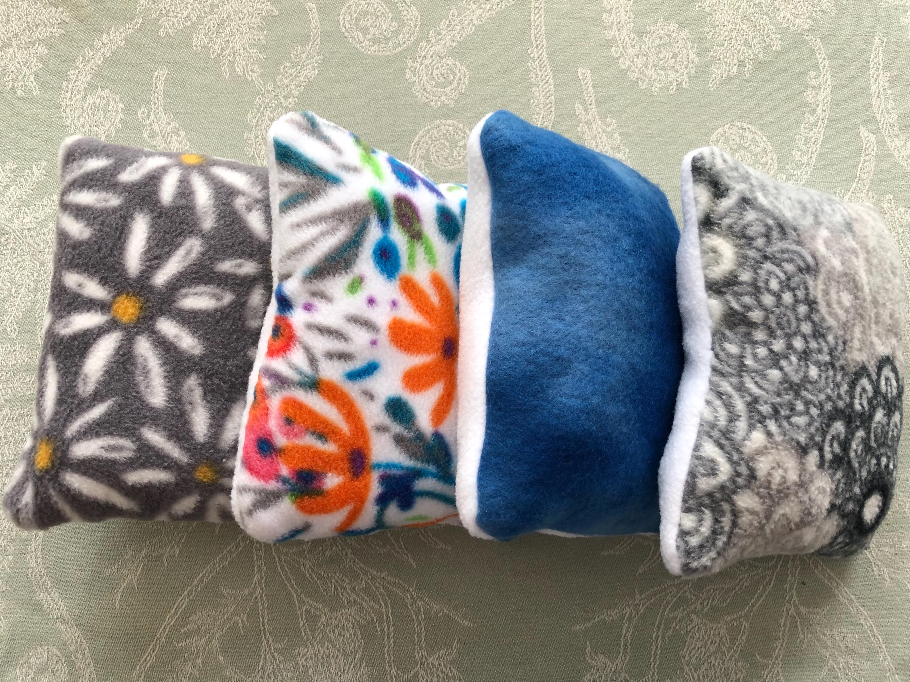 Large Chin Rest Throw Pillow Buddy - Anti-pill Fleece Chinchilla / Rat / Degu / Rabbit / Guinea Pig Cage Accessory 6 x 5 inches