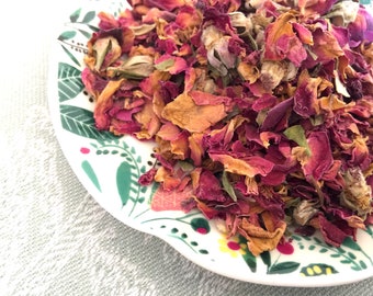 Dried red rose buds and petals (12 g./.42oz.) - Chinchilla/Rat/Degu/Rabbit/Guinea Pig Treats
