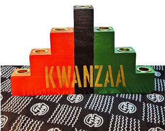 Kwanzaa Kinara - RBG Pintado à mão com detalhes em dourado