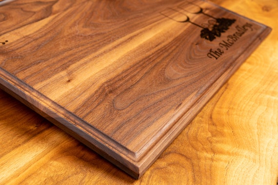 カッティングボード「ワイン アンド ダイン」、18 x 15 インチ