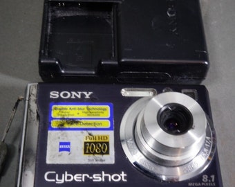 Sony Cyber-shot DSC-W100 8.1MP Digital Camera - Parts or Repair