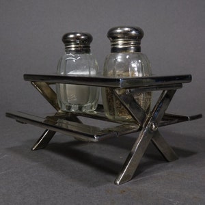 Vintage Godinger silverplate salt and pepper shakers picnic table
