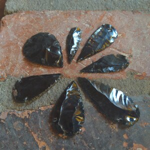 Carved Black Obsidian Arrowheads / not drilled / wirewrapping / Jewelry making supplies / arrowhead