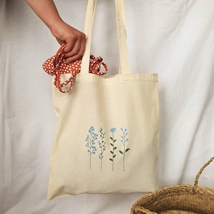 floral tote bag, tote bag de flores, tote bag tela, aesthetic tote bag de flores, bolsa de tela pintada, bolsa de tela decorada, ecobag