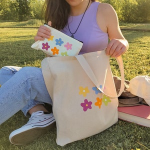 sac fourre-tout de grande capacité avec marguerites colorées peintes à la main, sac en coton biologique naturel, étui à crayons polyvalent pour tout Tote bag + neceser