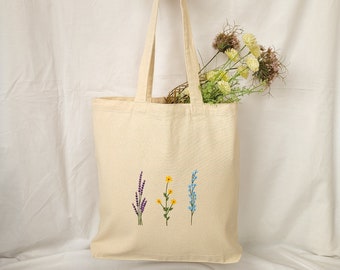 totebag, tote bag, tote bag esthétique, tote bag en tissu, sac en tissu peint à la main, sac shopping, sac à fleurs, sac décoré